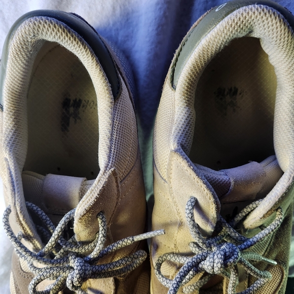 JOHNNIE O TAUPE CLASSIC STYLE SNEAKER/ RUNNING SHOE - Picture 4 of 8